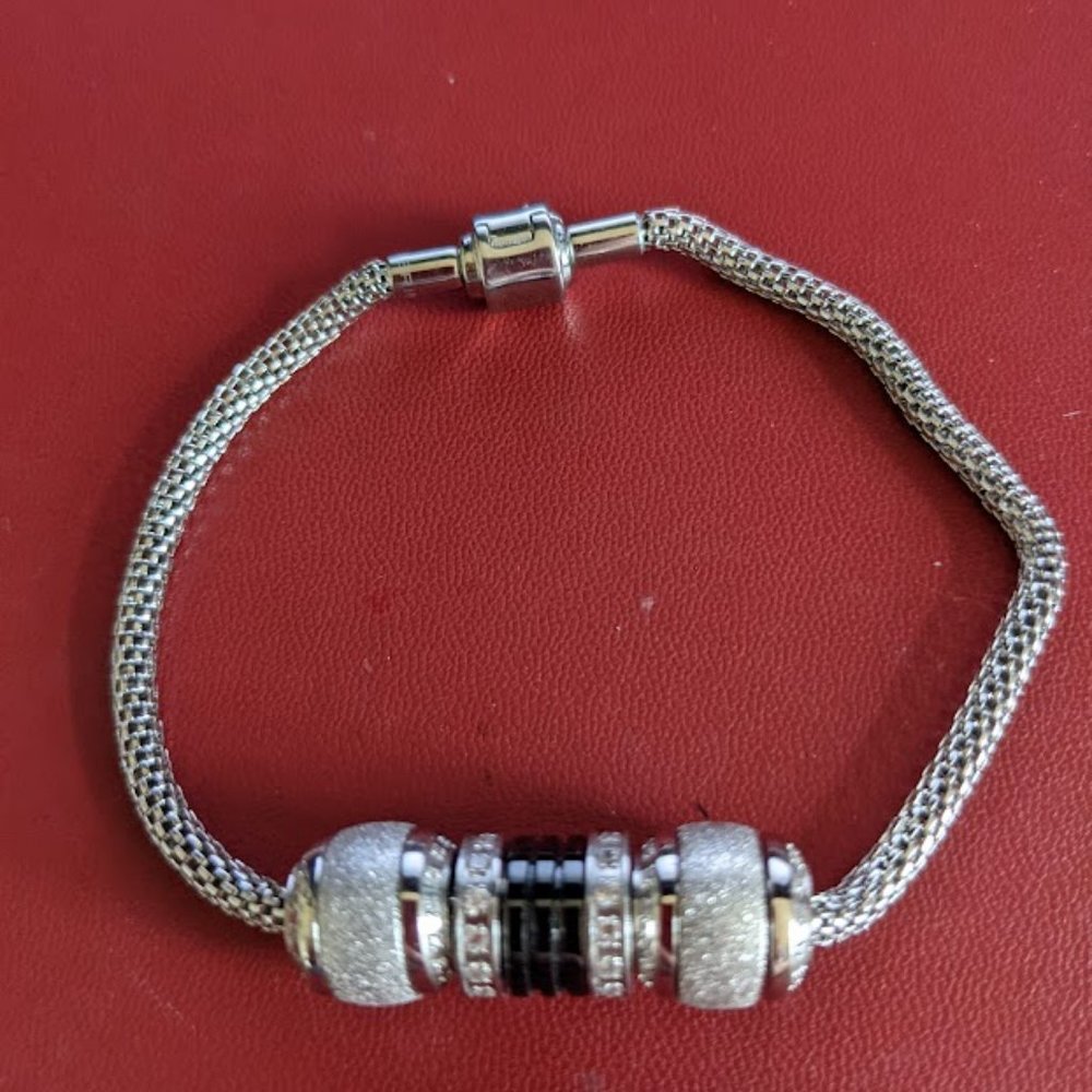 Bring Silver Tone Artic Symphony Bracelet with 3 Charms - 8 Inches - Like New